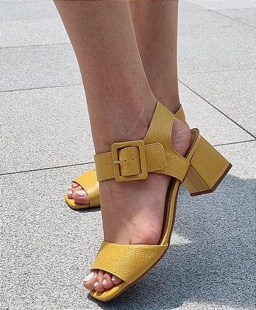 SANDÁLIA CONFORTO EM COURO 665341 MOSTARDA