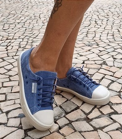 TÊNIS EM LINHO 9810 AZUL JEANS ESTONADO / CADARÇO EM ELÁSTICO QUE FACILITA O CALCE