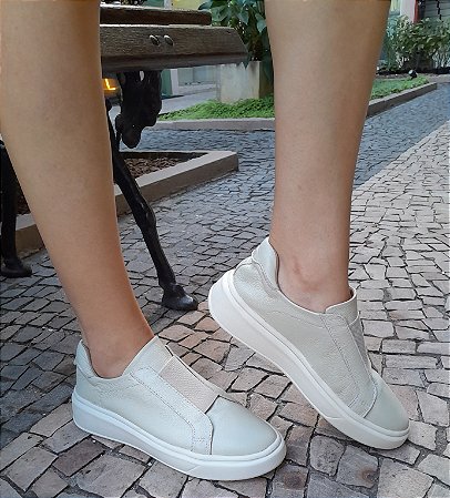 TÊNIS EM COURO 30123 NUDE GELO / CADARÇO ELÁSTICO LARGO