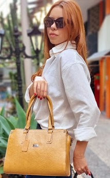 BOLSA EM COURO 1048 AMARELO MOSTARDA  TEXTURIZADO / FORRO 100% ALGODÃO E DIVISÓRIAS INTERNAS