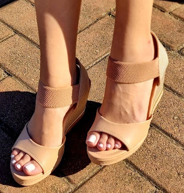 SANDÁLIA ANABELA VIA UNO 421040 NUDE / COM ELÁSTICO