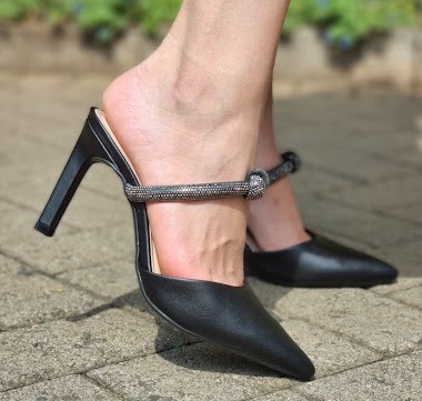 SCARPIN MULE 37301 PRETO / TIRA PEDRAS CRISTAL ONIX