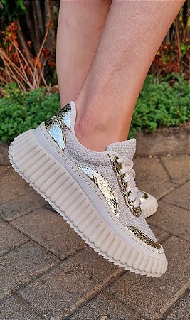 TÊNIS 2404 OFF WHITE / DOURADO