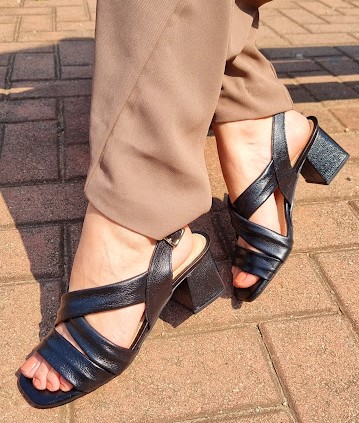 SANDÁLIA CONFORTO EM COURO 665809 PRETO