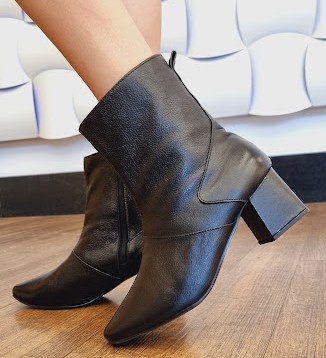 BOTA EM COURO 011166 PRETO