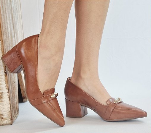 SCARPIN VIA UNO 905016 CARAMELO / DETALHE DOURADO