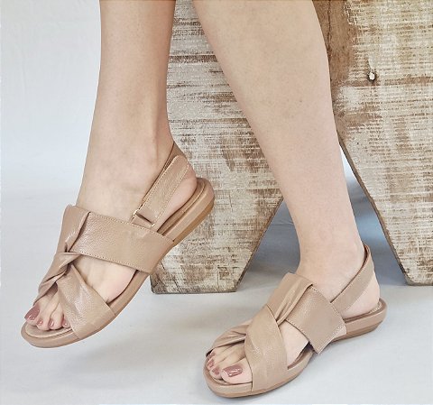 SANDÁLIA EM COURO 913625 NUDE / FECHO EM VELCRO