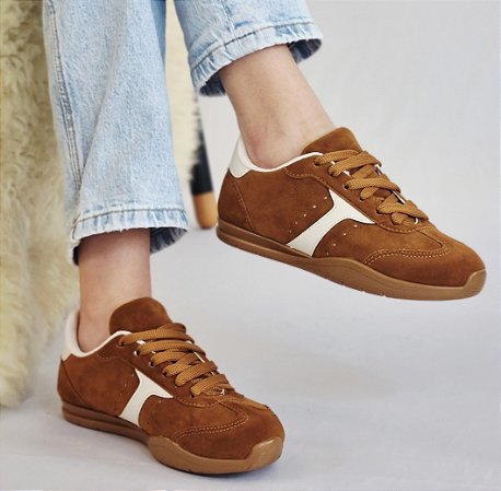 TÊNIS 218129 CARAMELO COM TIRA OFF WHITE