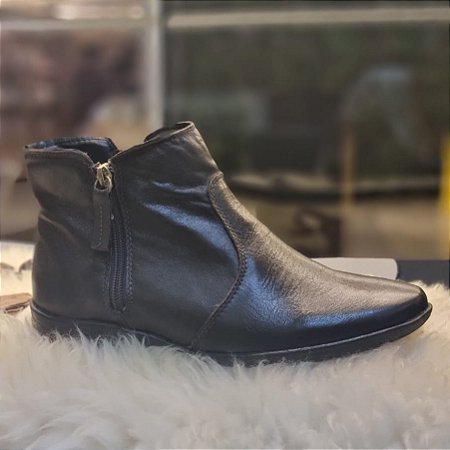 BOTA EM COURO 240011 CAFÉ /  FORRAÇÃO INTERNA EM MALHA CACHARREL ACETINADA / PALMILHA MAIS ALTA E MACIA  / SOLADO TÊNIS