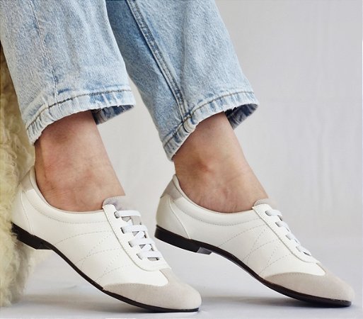 TÊNIS EM COURO 680002 BRANCO / PONTEIRA NOBUCK CINZA / CADARÇO EM ELÁSTICO