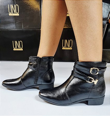 BOTA VIA UNO 827016 PRETA / FIVELA DE AJUSTE / SALTO BAIXO