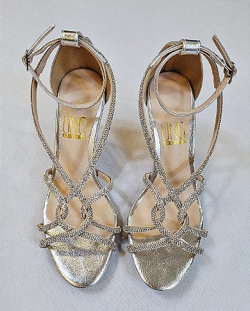 SANDÁLIA TRASEIRA FECHADA  425710 PRATA / TIRAS ENTRELAÇADAS COM PEDRAS CRISTAL