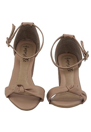 Tendências de sapatos de primavera na DSW: aventuras em sandálias de  plataforma | Papo de Maquiagem