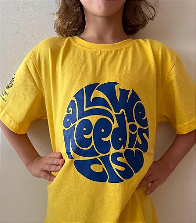 CAMISETA - ALL WE NEED (AMARELO-ROYAL)