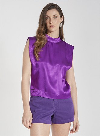 Camiseta Acetinada Gola Alta Fórum