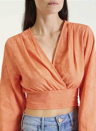 Blusa Cropped Bordada Fórum