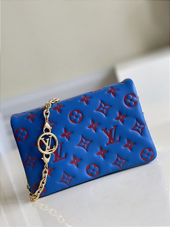 lv coussin pochette