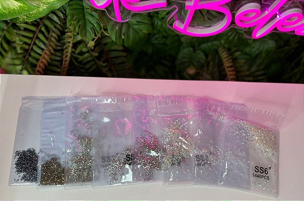 Strass para cílios - pct 100un