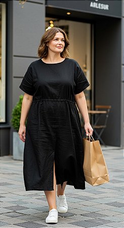 VESTIDO MIDI PLUS SIZE EM MALHA DE VISCOLYCRA PRETO COM FRANZIDO E FENDA LATERAL