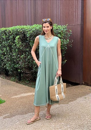 Vestido Midi Verde Menta em Viscolycra com Detalhes em Pesponto Tamanho G