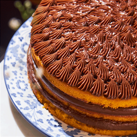 Naked Cake de Cenoura com Brigadeiro