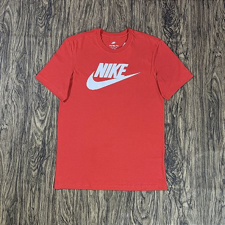 Camiseta Nike Sportswear Vermelha