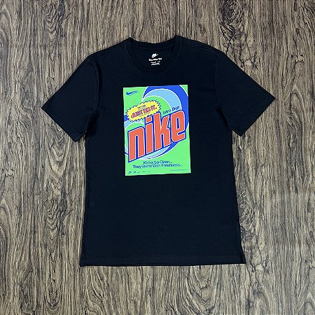 Camiseta Nike Sportswear Drip Preta