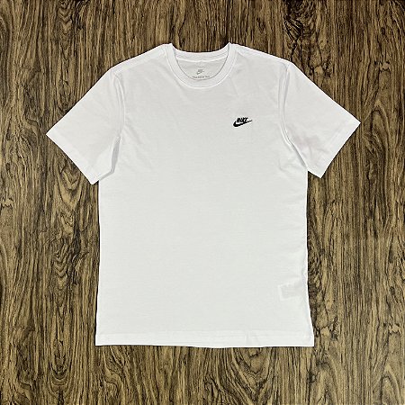 Camiseta Nike Sportswear Club Branca