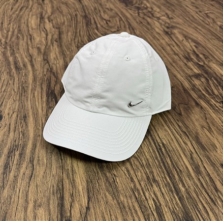Boné Nike Metal Swoosh Branco