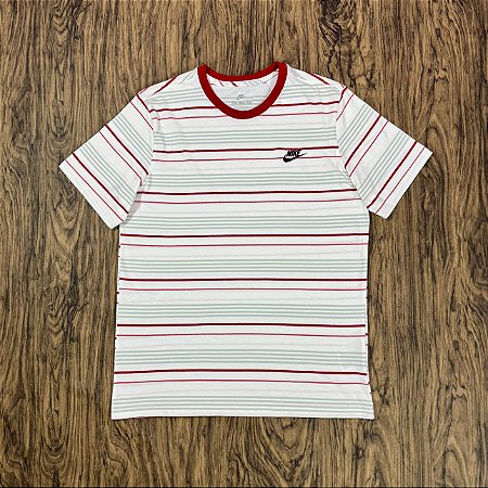 Camiseta Nike Sportswear Club Listrada
