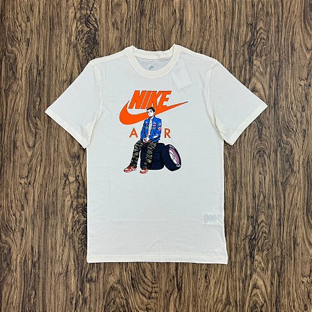 Camiseta Nike Air Sportswear Creme