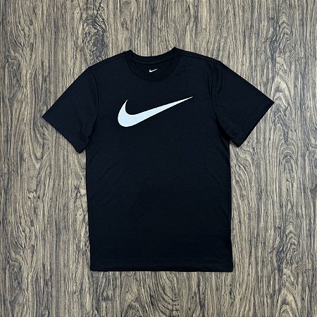 Camiseta Nike Dri-Fit Swoosh Preta