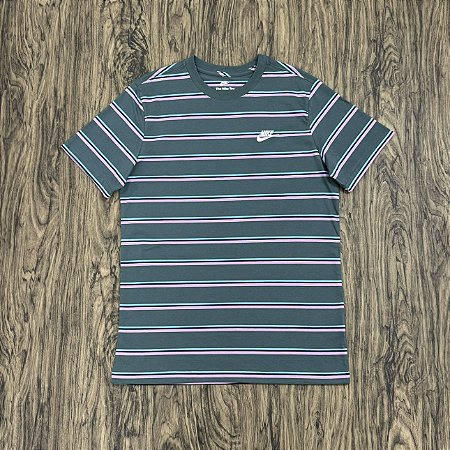 Camiseta Nike Sportswear Club Listrada