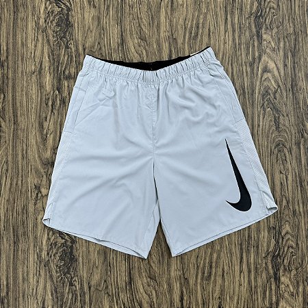 Short Nike Dri-Fit Challenger Cinza