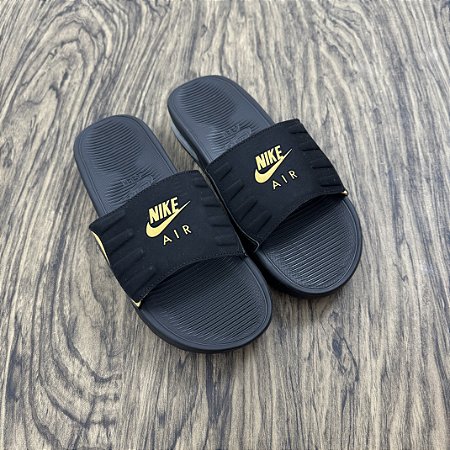 Chinelo Nike Air Max Preto com Dourado