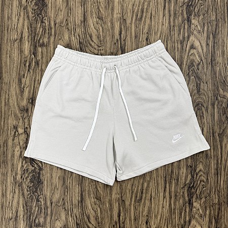 Short Nike Club Flow Off-White Moletom