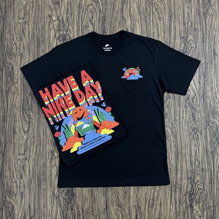 Camiseta Nike Sportswear M90 Have a Nike Day Preta