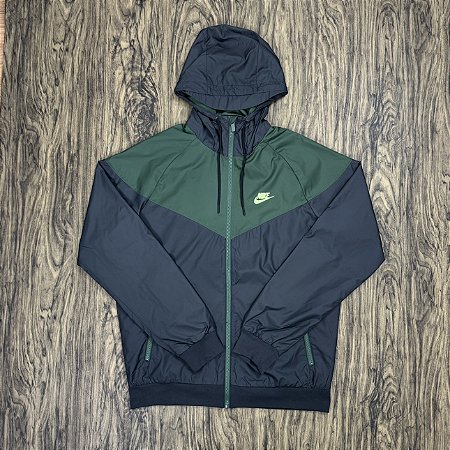 Jaqueta Nike Sportswear Windrunner Preto com Verde