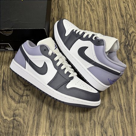 Tênis Nike Air Jordan 1 Low White Purple