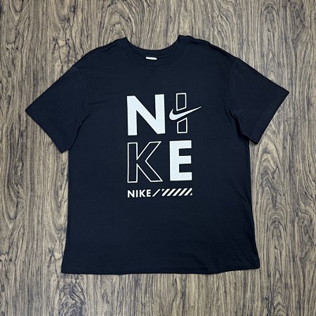Camiseta Nike Sportswear Preta