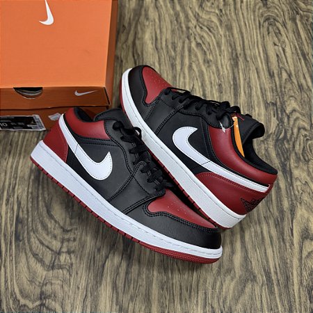 Tênis Nike Air Jordan 1 Low Bred Toe