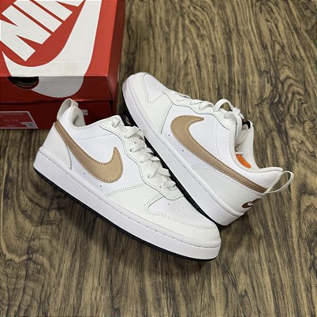 Tênis Nike Court Borough Low Branco c/ Dourado