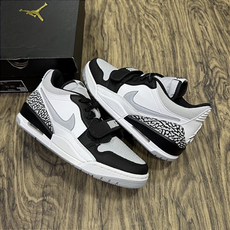 Tênis Nike Air Jordan Legacy 32 Low Cinza