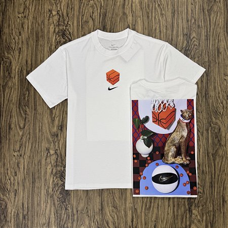 Camiseta Nike Box Logo Branca
