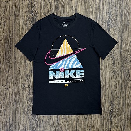Camiseta Nike Sportswear Precision Preta