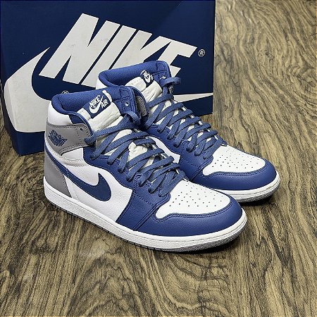 Tênis Nike Air Jordan 1 Retro High OG True Blue