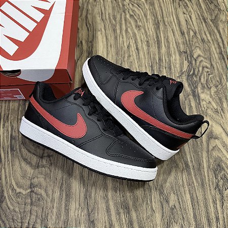 Tênis Nike Court Borough Low Preto com Vermelho