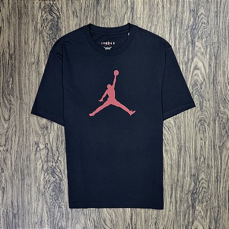 Camiseta Nike Air Jordan Big Logo Preto com Vermelho