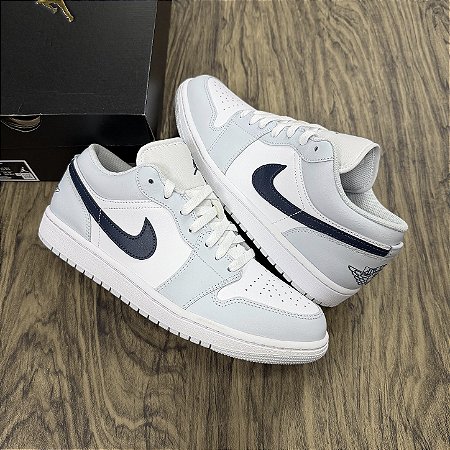 Tênis Nike Air Jordan 1 Low Aura Squadron