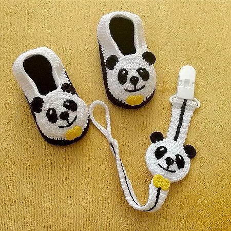 Kit Pantufa e Prendedor de Chupeta Panda crochê 3 a 6 meses